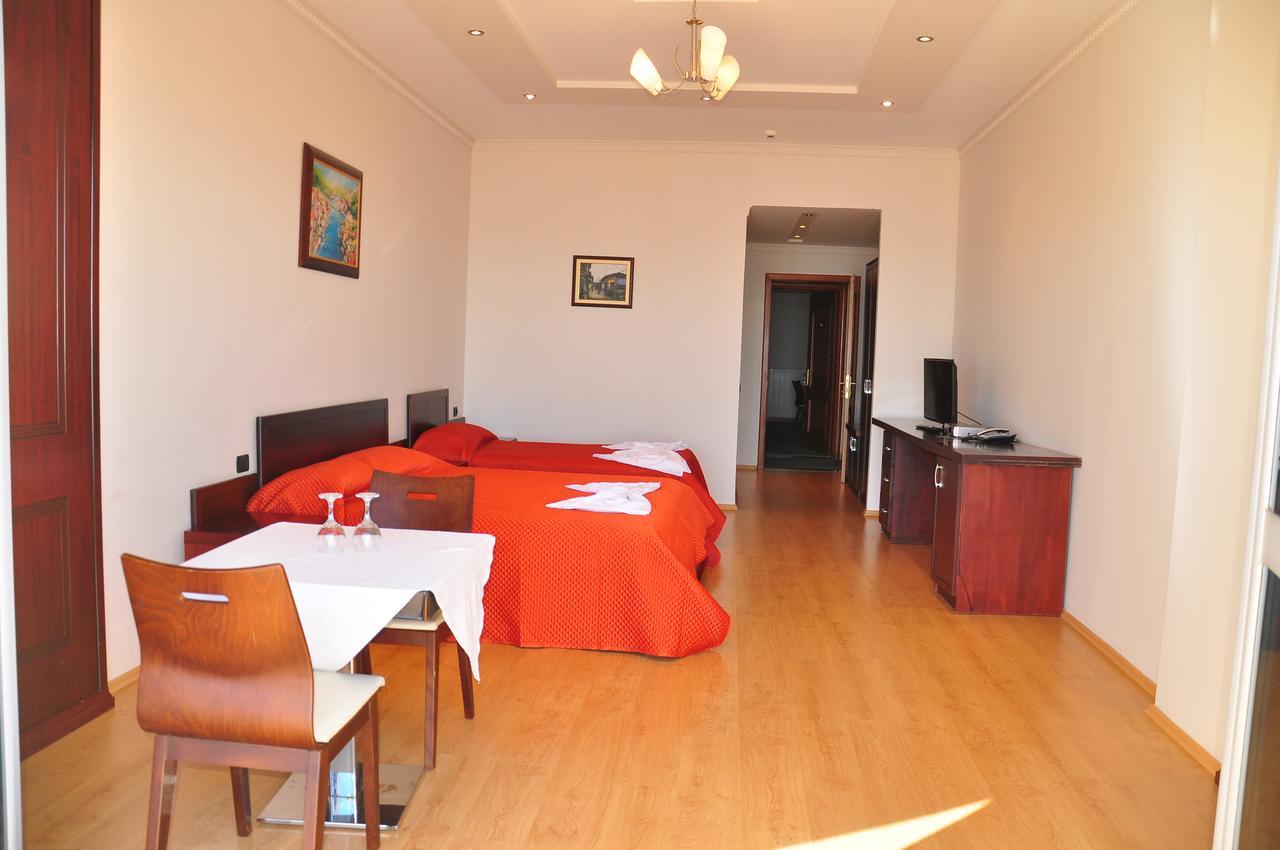 Priska e Madhe Dajti Park Resort מראה חיצוני תמונה